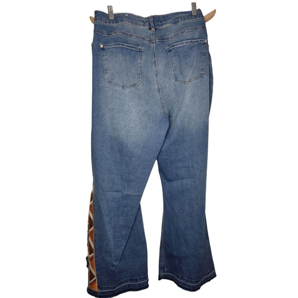 CATO Women's EST. 1946 Denim Plus 24W Blue Orange Embroidered Flare Jeans - Picture 3 of 7
